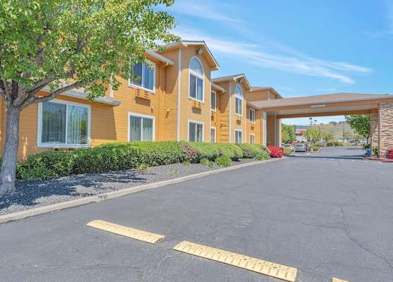 Quality Inn near Six Flags Discovery Kingdom-Napa Valley 1