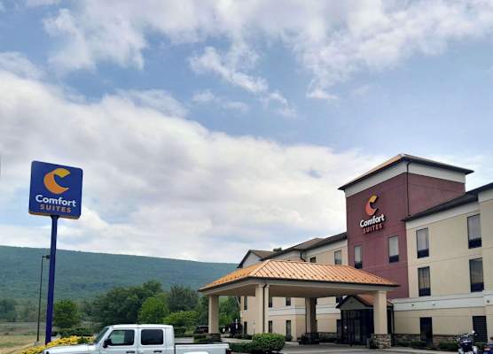 Comfort Suites Altoona North 1