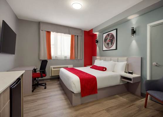 Ramada by Wyndham West Edmonton Hotel & Suites 1