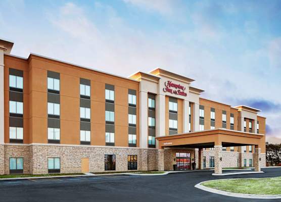 Hampton Inn & Suites Chicago/Waukegan 1