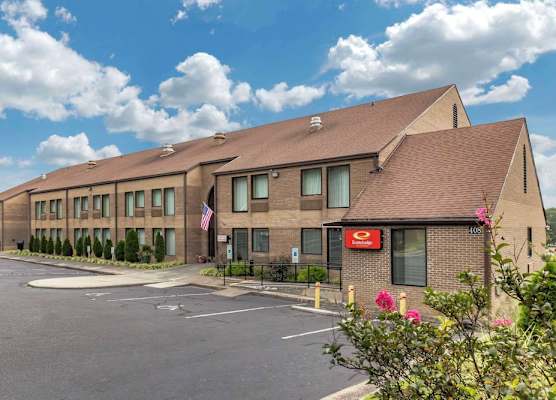 Econo Lodge & Suites Southern Pines - Pinehurst 1