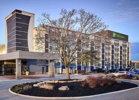 Holiday Inn BURLINGTON CONFERENCE CENTRE by IHG 1