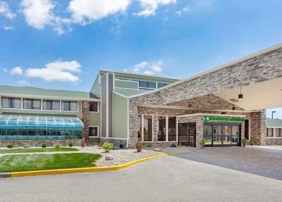 Wyndham Garden Fort Wayne 1