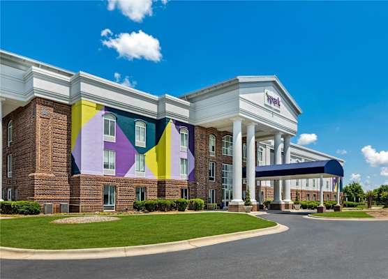 Spark by Hilton Tuscumbia Muscle Shoals 1