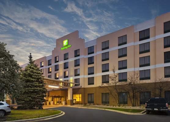 Holiday Inn & Suites BOLINGBROOK by IHG 1
