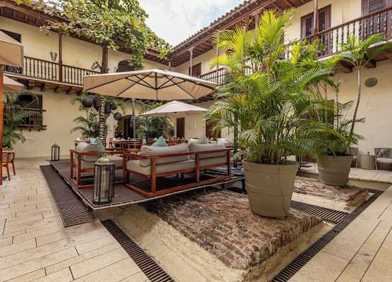Ananda Hotel Boutique 1