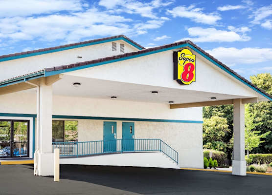 Super 8 by Wyndham Bremerton 1