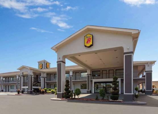 Super 8 by Wyndham Prattville Montgomery 1