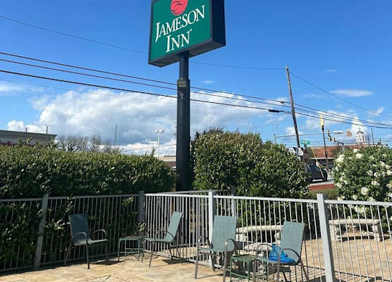 Jameson Inn Winder 1