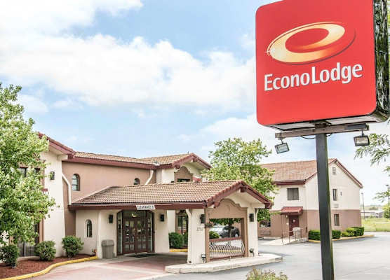 Econo Lodge Kalamazoo near Wings Stadium 1