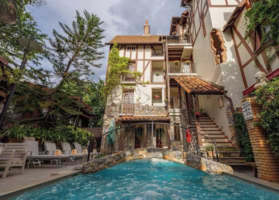 Le Charcoa Hotel 1