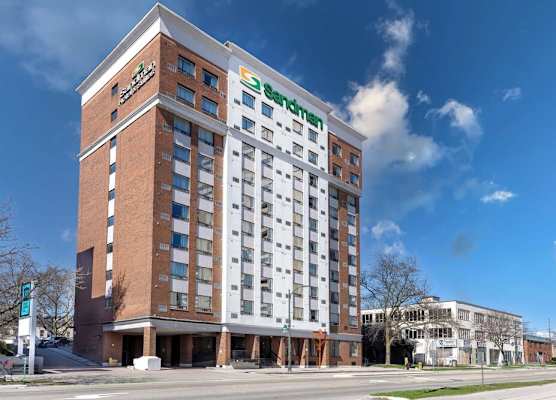 Sandman Hotel & Suites London Downtown 1