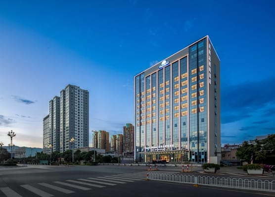 Days Hotel By Wyndham Kunming Yiliang 1
