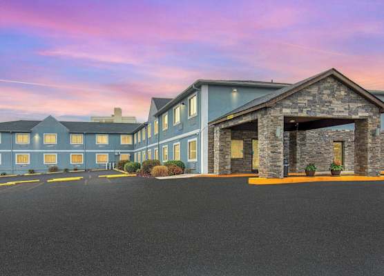 Super 8 by Wyndham Somerset 1