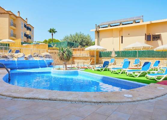 Sol y Mar Apartments 1