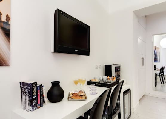 Pantheon Suites Rome 2 1