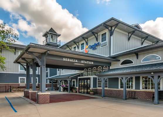 Comfort Inn Sedalia Station 1