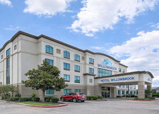Hotel Willowbrook 1
