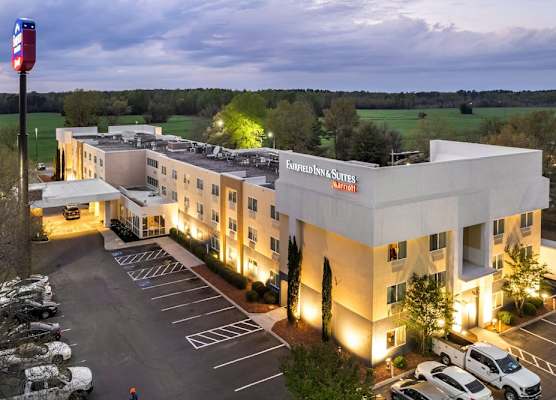 Fairfield Inn by Marriott Lumberton 1