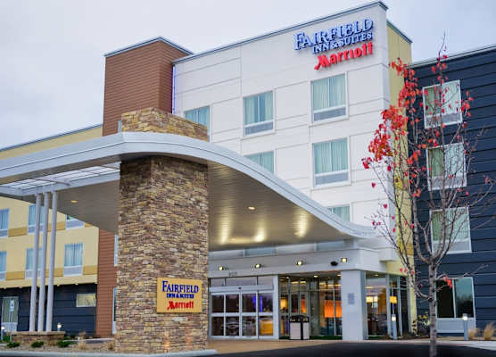 Fairfield Inn and Suites Canton South 1