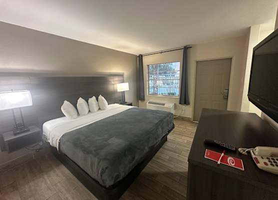 Econo Lodge St. Petersburg Central 1