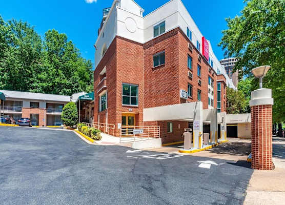 RED LION HOTEL ROSSLYN IWO JIMA 1