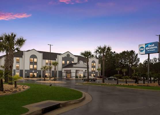Best Western Bradbury Inn & Suites 1