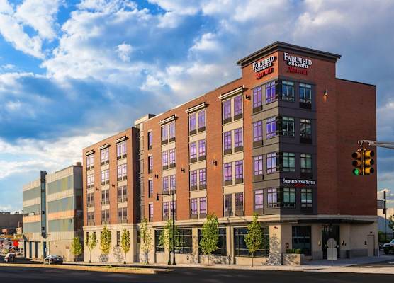 Fairfield Inn & Suites by Marriott Boston Cambridge 1