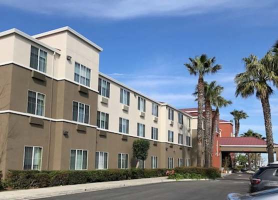 Holiday Inn Express & Suites TRACY by IHG 1