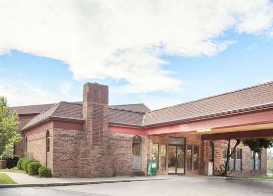 Super 8 by Wyndham Atchison 1