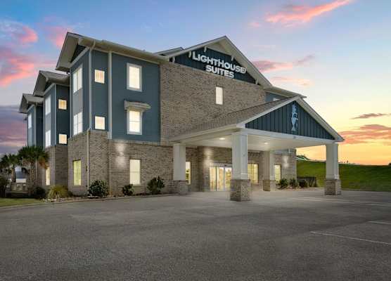 Lighthouse Suites - Best Western Signature Collection 1