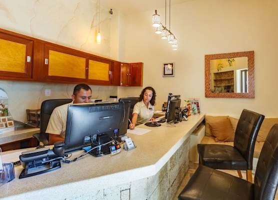 Maya Villa Condo Hotel and Beachclub 1