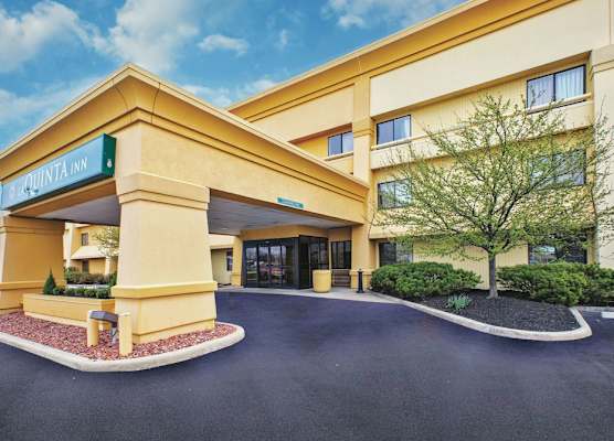 La Quinta Inn by Wyndham Toledo Perrysburg 1