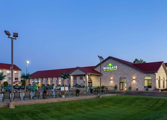 Wingate by Wyndham Wisconsin Dells Waterpark 1