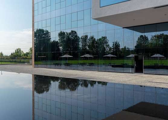 Life Hotel 1