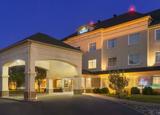 Days Inn by Wyndham Ottawa Airport 1