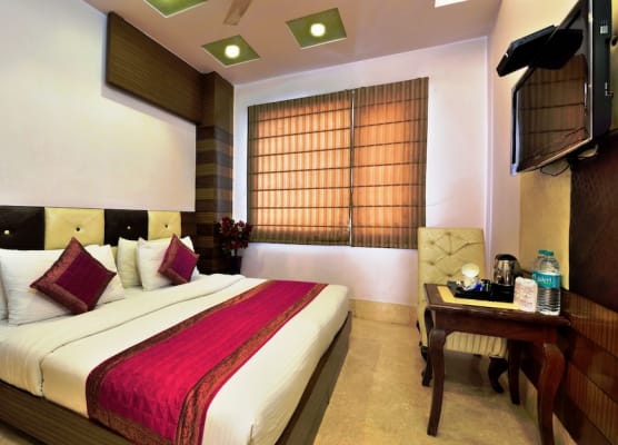 Hotel Taksh Inn 1