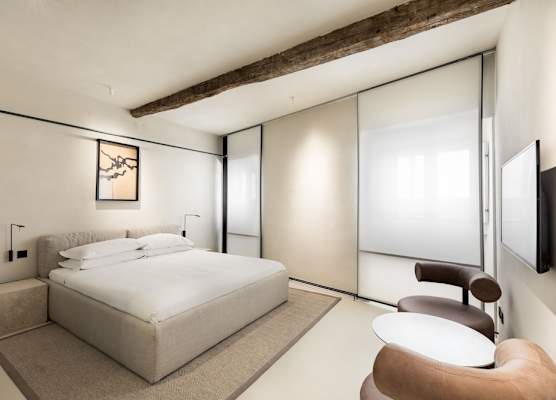 Hotel Scenario 1