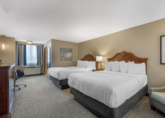 Best Western Plus Dubuque Hotel and Conference Center 1