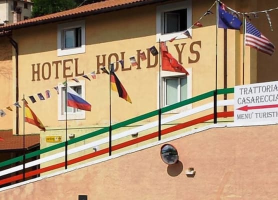 HOTEL HOLIDAYS a Barrea - Natura, Relax e Benessere nel Parco d'Abruzzo 1