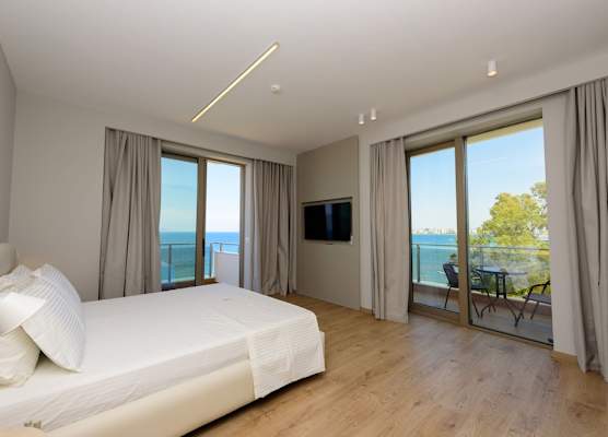 Navy Hotel 1