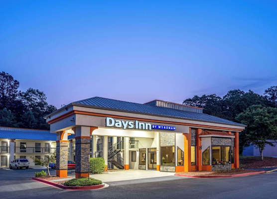 Days Inn by Wyndham Clemson 1