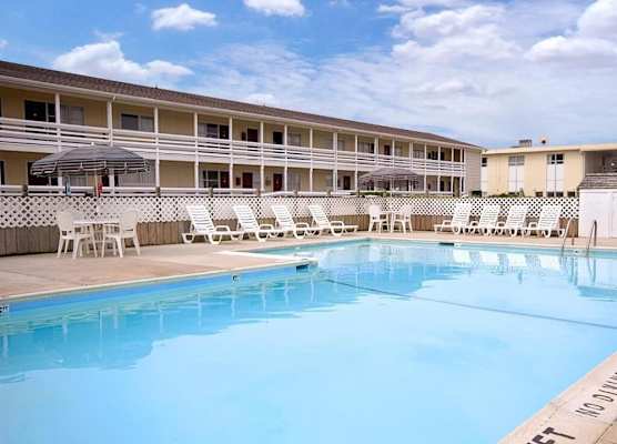 Mariner Inn And Suites 1