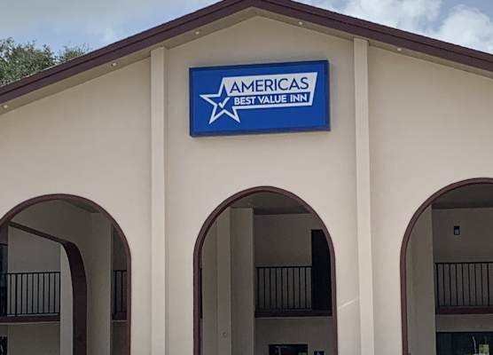 Americas Best Value Inn & Suites Melbourne 1