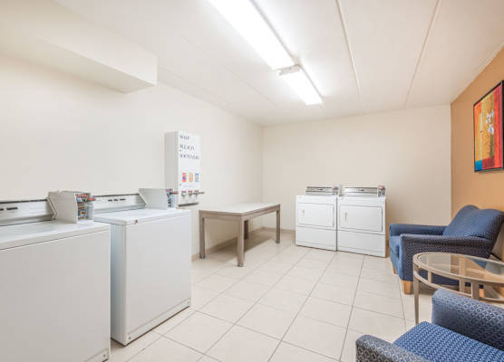 QUALITY INN & SUITES 1