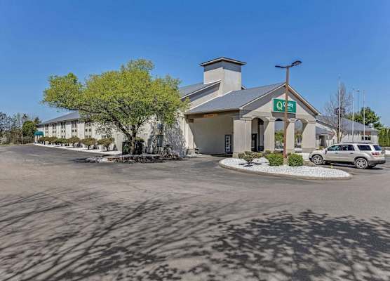 Quality Inn Austintown-Youngstown West 1