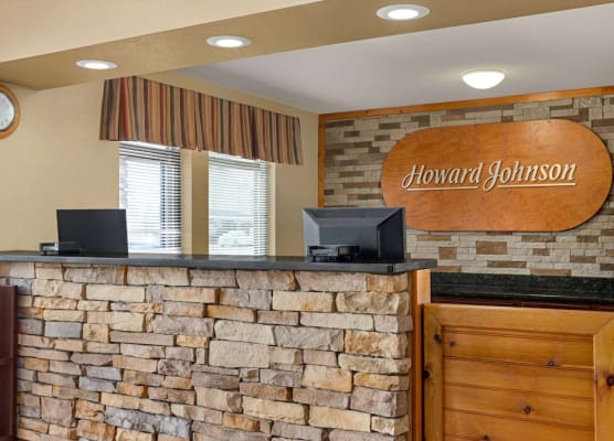 Howard Johnson by Wyndham Pigeon Forge 1