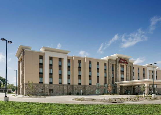 Hampton Inn & Suites Mason City, IA 1