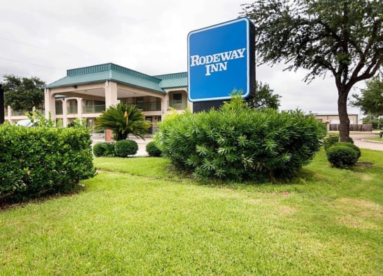 Rodeway Inn & Suites Hwy 290 NW 1