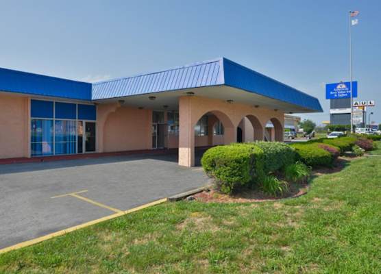 Americas Best Value Inn & Suites Kansas City 1